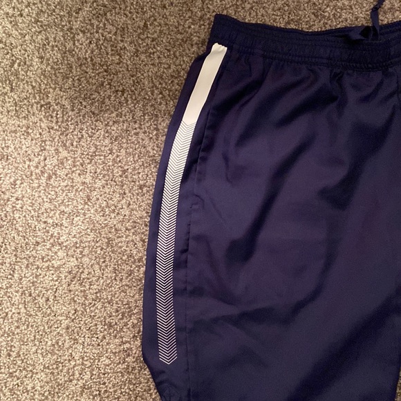Navy blue Nike shorts. - Picture 2 of 3